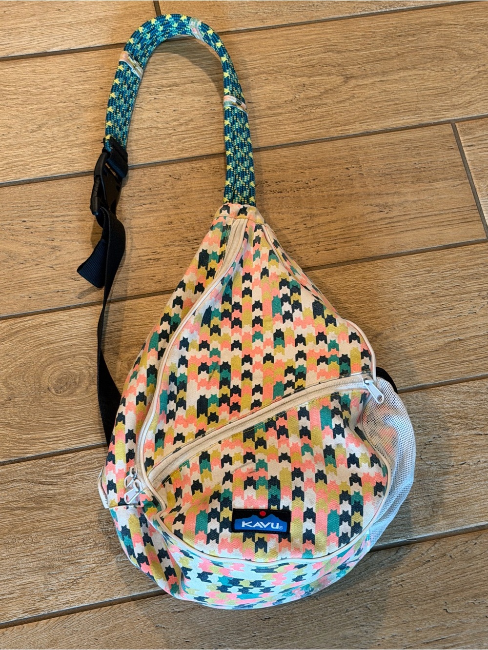 KAVU Paxton Pack Rope Sling
Crossbody Bag Neon Multicolored